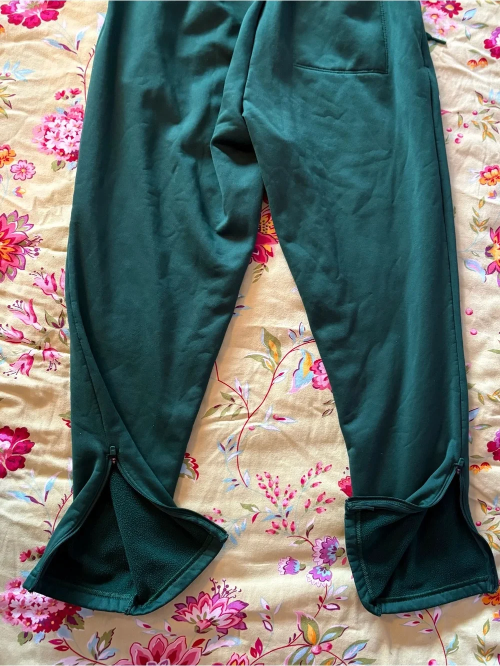 Adidas USF South Florida Bulls team issued green sweatpants men’s medium